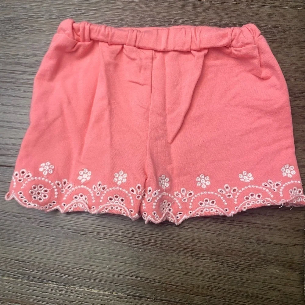 Max Studio kids girls size 2T top and bottom set shirt and shorts